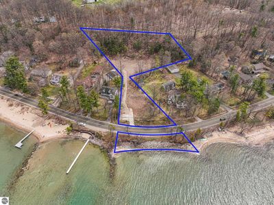 9006 Peninsula Dr, Traverse City, MI, 49686
