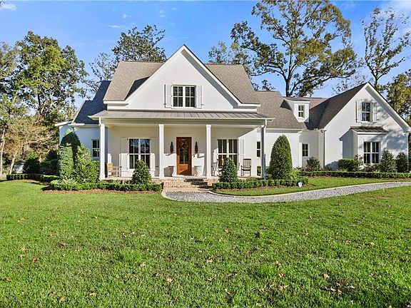 2nd image of 121 Pontchartrain Oaks Dr