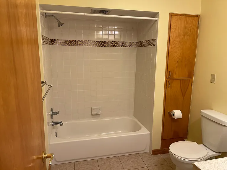1438 Curtin St — Photo 7