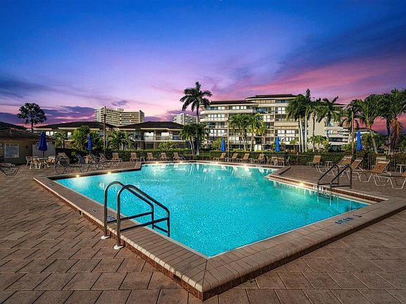 5th image of 693 Seaview Ct APT 302