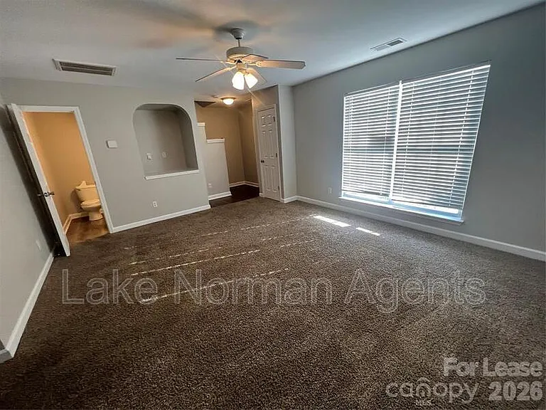 909 Rucker Cliff Dr — Photo 4