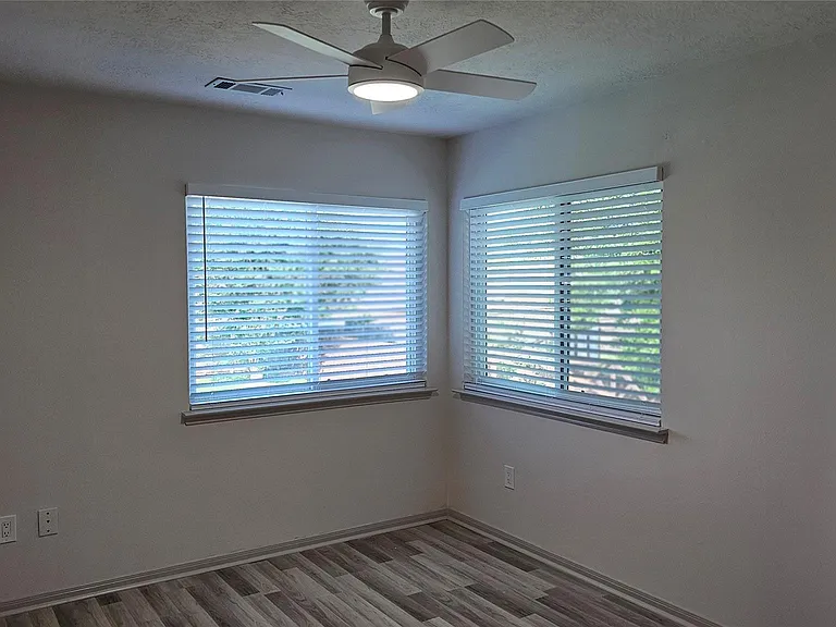 23510 Stratsborough Dr — Photo 19