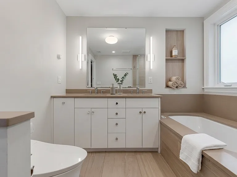 191 Davis Ave — Photo 11
