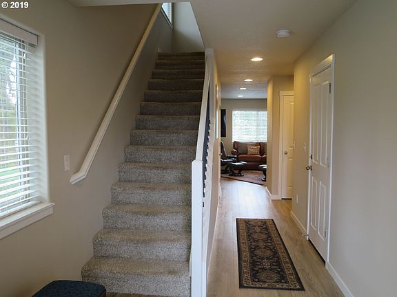 5th image of 1310 NE 1st Ct