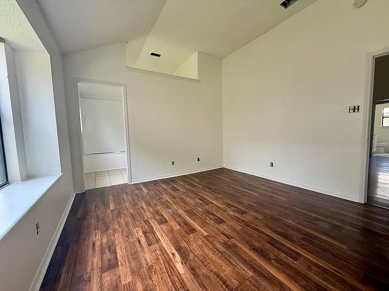 2107 Willow Way — Photo 12