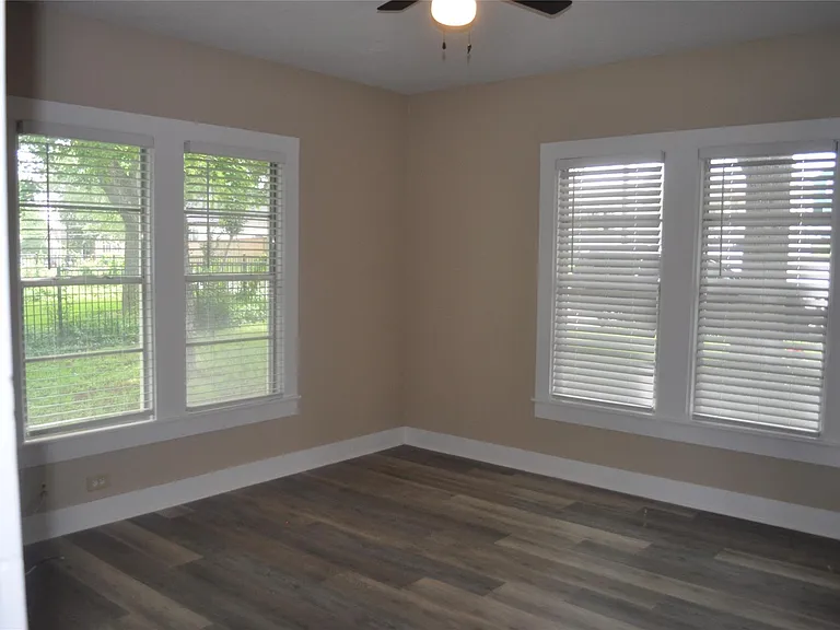 701 Clinton St — Photo 18