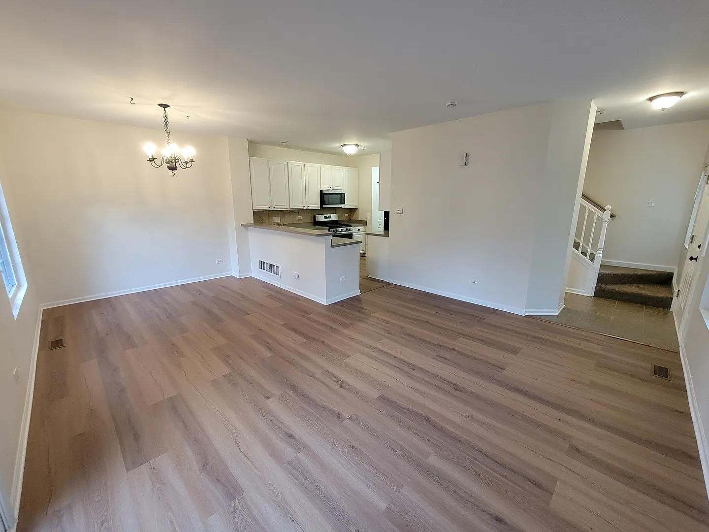 3 bed, 1.5 bath, 1779 sqft, $1,900 — Photo 4