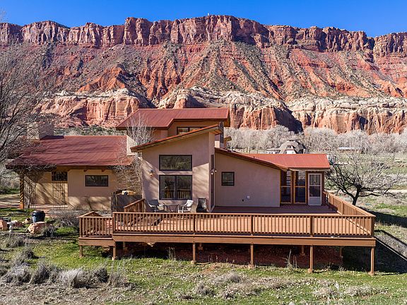 3rd image of 423 Amber Ln