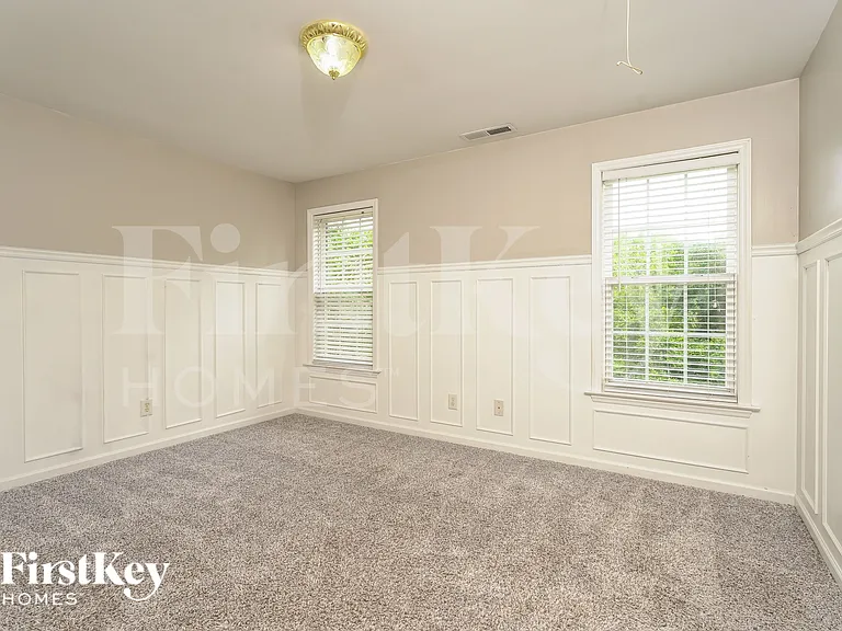 6590 Lake Dale Way — Photo 14