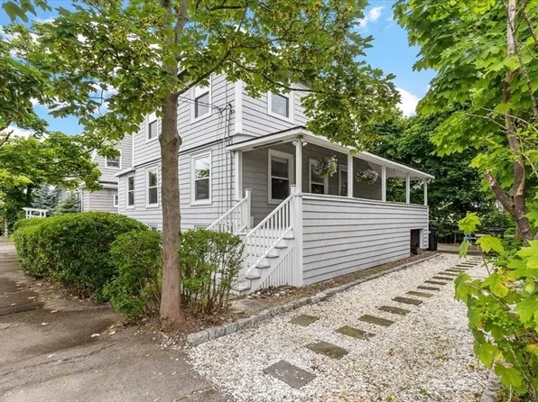 126 Samoset Ave, Hull, MA 02045