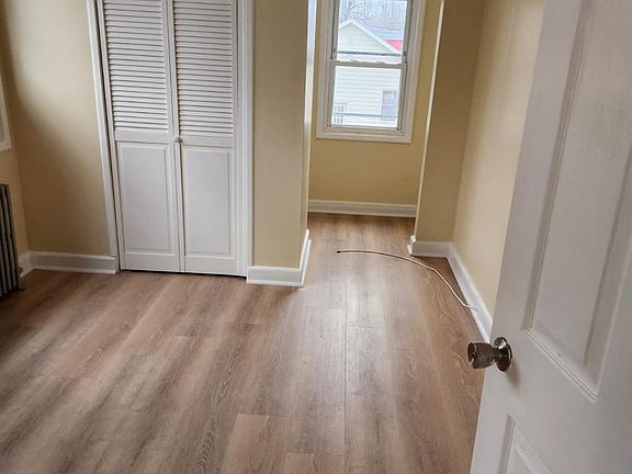 4th image of 307 2nd St