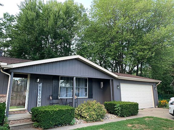 2nd image of 2285 Popplewood Ct