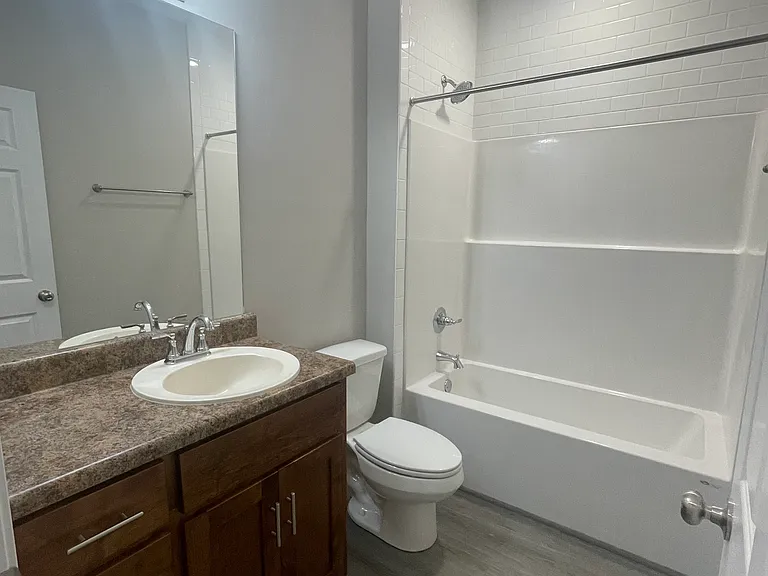 628 Alexandria Rd SW — Photo 8