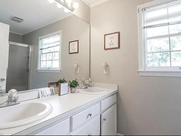 710 S 5th St — Photo 17