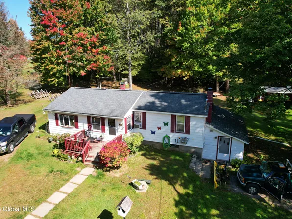 122 N 2nd Avenue, Broadalbin, NY 12025
