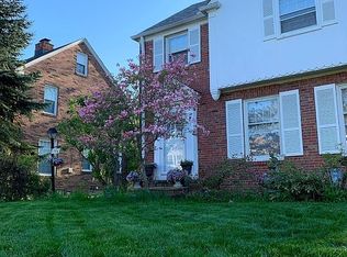 2364 Ashurst Rd, Cleveland, OH 44118