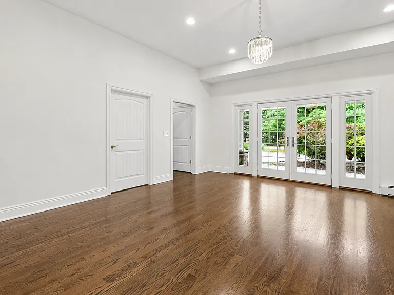 122 Helen Ct — Photo 17
