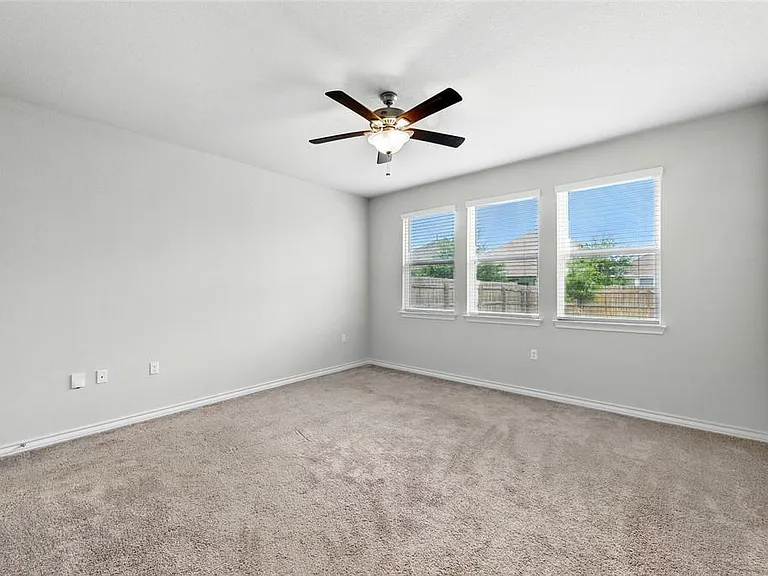 11921 Cimaizon Dr — Photo 5