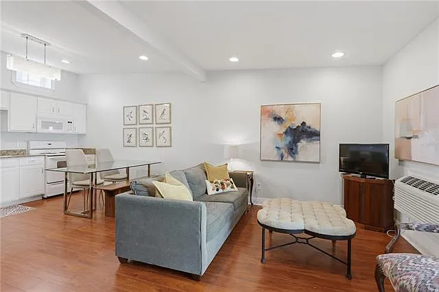 1 bed, 1.0 bath, 600 sqft, $1,600 — Photo 4