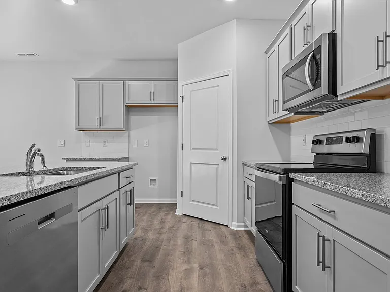 284 Robert Pl — Photo 14