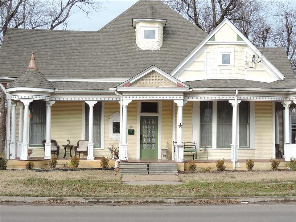 1st image of 550 W Dallas Ave