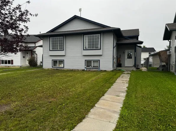 7209 SW 105th St, Grande Prairie, AB T8W 2S6