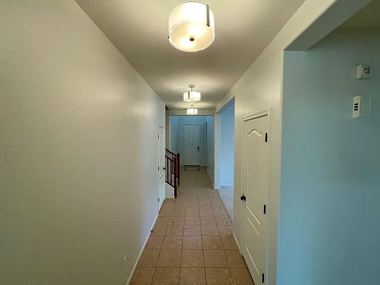17027 W Hammond St — Photo 6