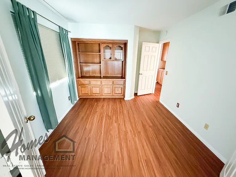 593 Silver Shadow Dr — Photo 17