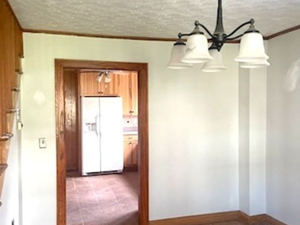 5134 Crystal Dr, Cross Lanes, WV 25313