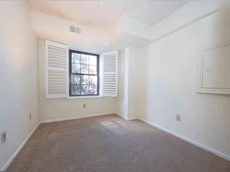 620 Washington Pl #20 — Photo 10
