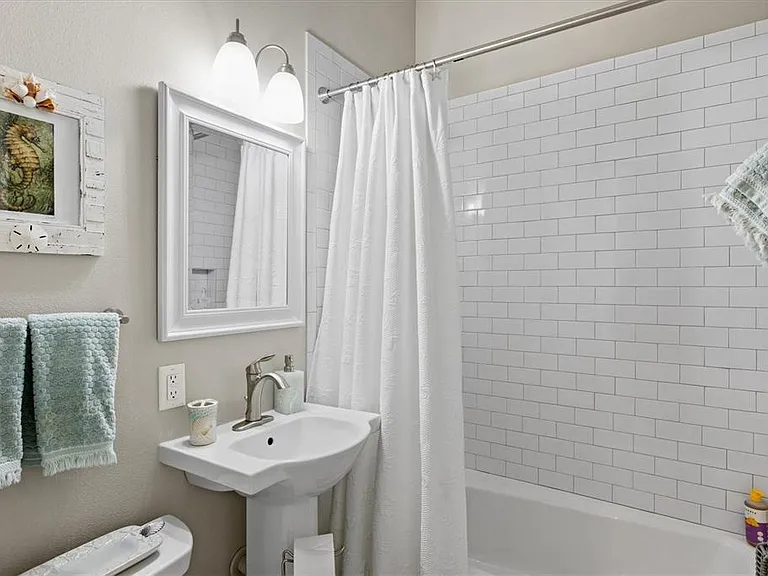 1905 Tulip Dr — Photo 29