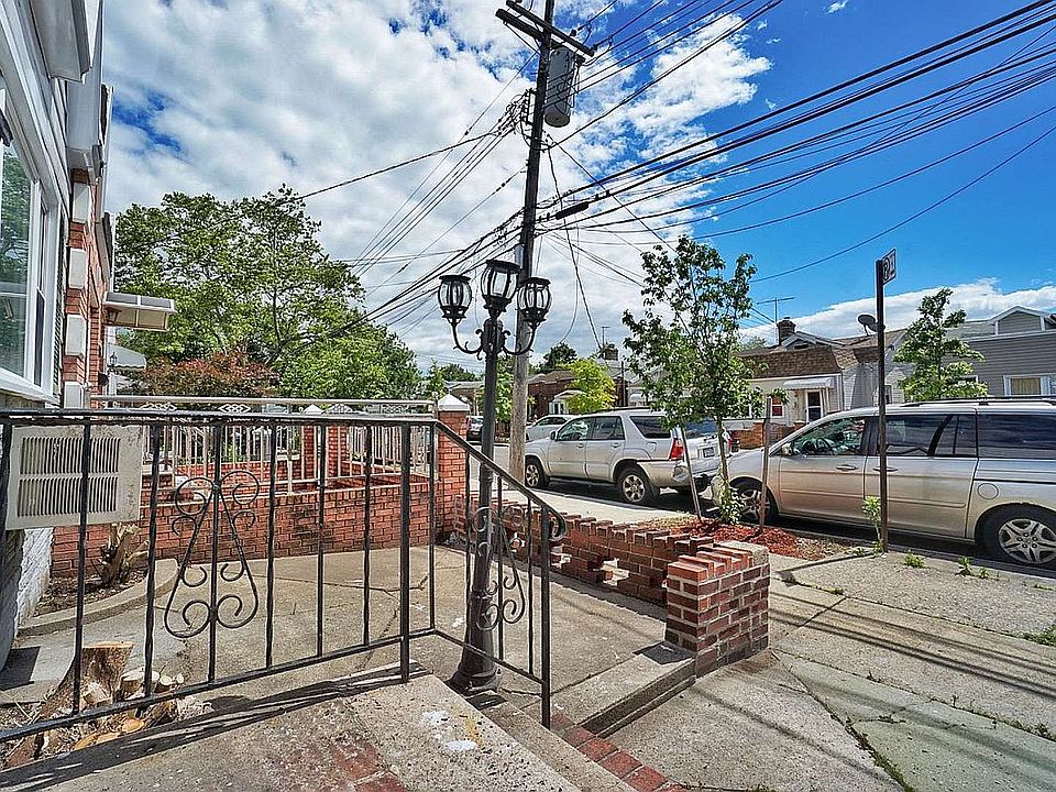 1st image of 925 E 88th St #Townhouse