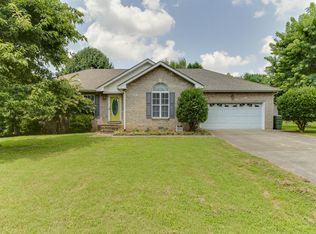 566 Autumndale Dr, Gallatin, TN 37066