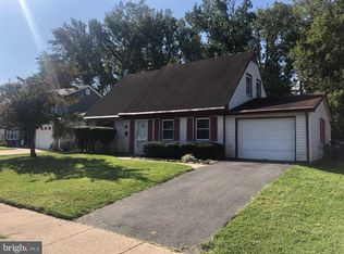 48 Medallion Ln, Willingboro, NJ 08046
