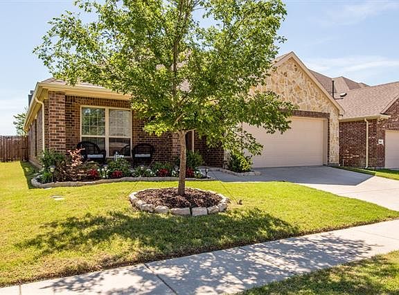 2nd image of 217 Sandy Creek Way