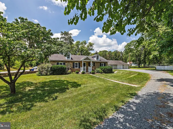 102 Phillips Ct NW, Leesburg, VA 20176