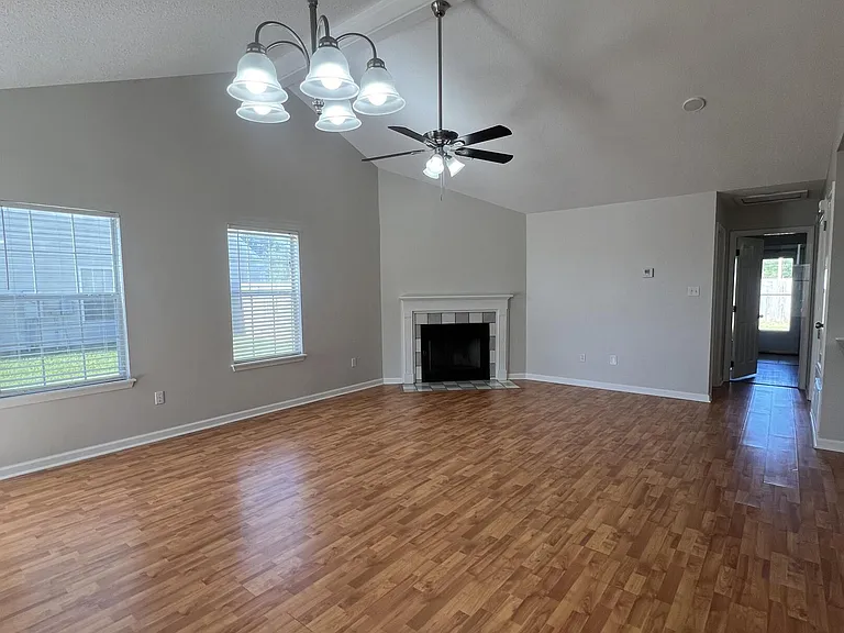 11029 Windsor Hill Dr — Photo 2