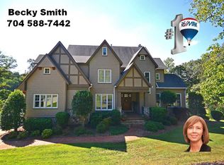 7137 Signer Rd, Charlotte, NC 28278