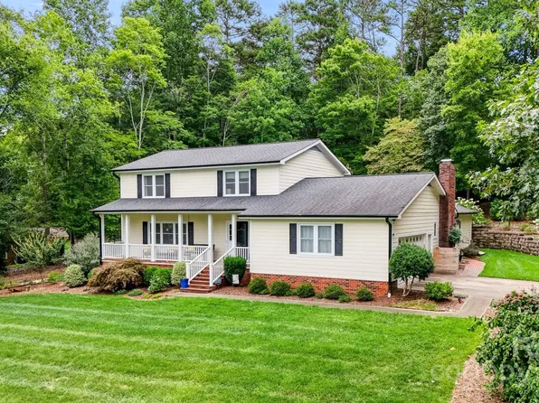 5389 Valley Run St, Hickory, NC 28601