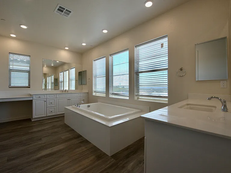 1812 Canyon Oaks Ln — Photo 25