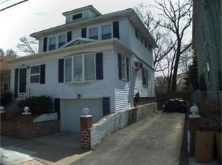 146 Rounds Ave, Providence, RI 02907