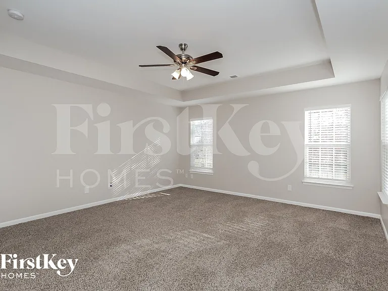 2266 Isaac St — Photo 10