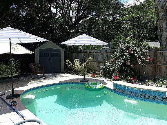 3rd image of 7404 N Highland Ave