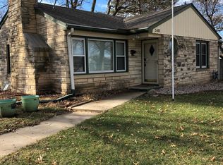 2401 Colonial Dr, Lincoln, NE 68502