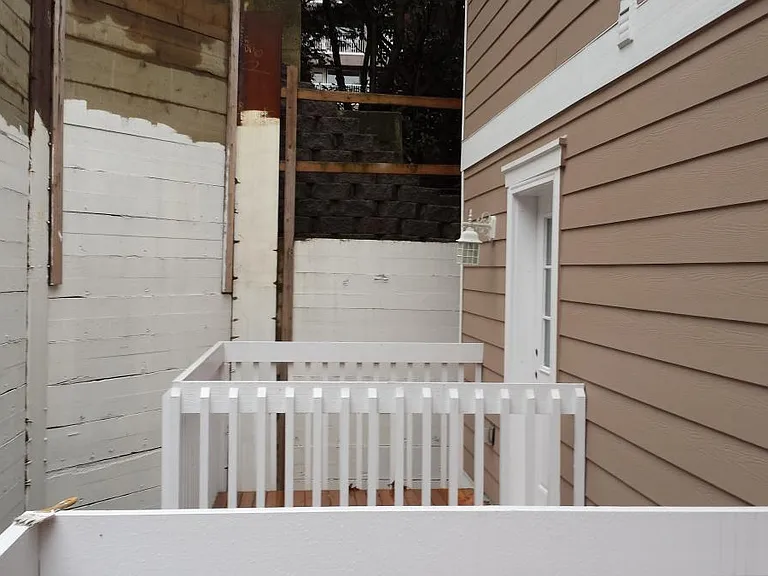 610 Melrose Ave E #A — Photo 11