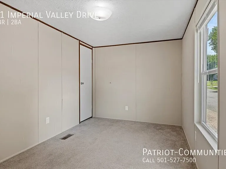 31 Imperial Valley Dr — Photo 16