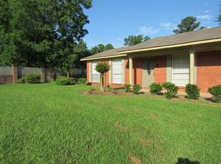 1701 Vance Rd, Grenada, MS 38901