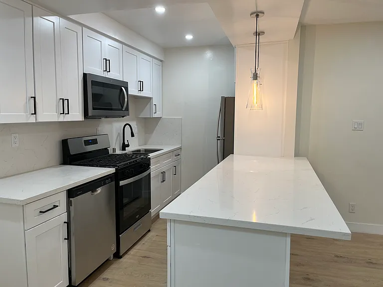 Mediterranean Apartments — Photo 18