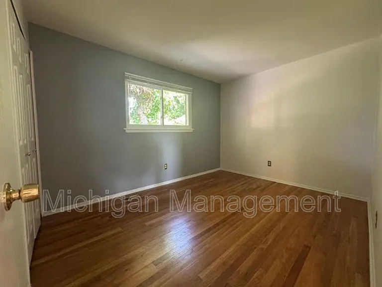 11219 Morgan Ave — Photo 17