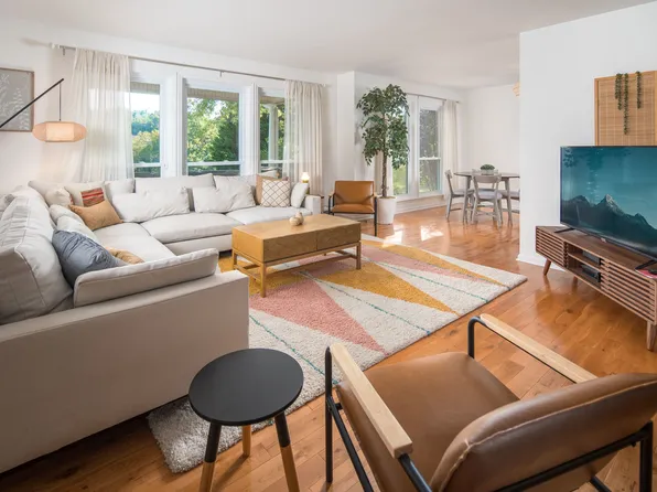 2 Quail Cove Rd, Asheville, NC 28804